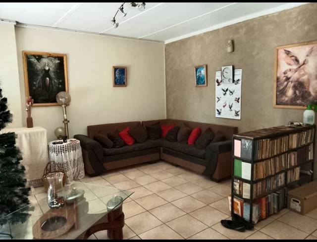 4 BEDROOM HOUSE FOR SALE IN VANDERBIJLPARK SW 1